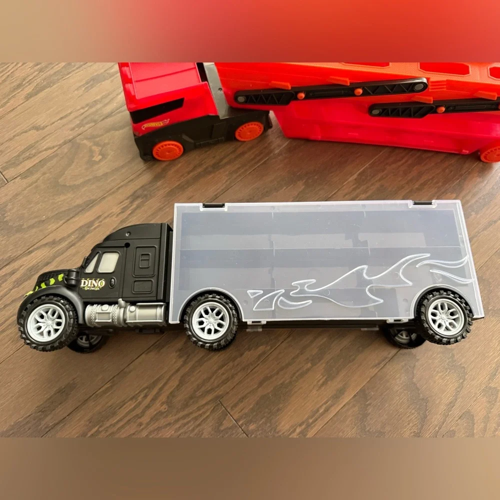 Hot Wheels Mega Hauler Truck (2015) holds 50 cars - NEW in box